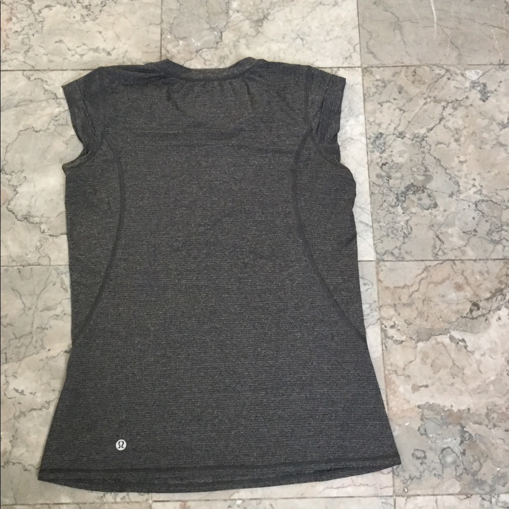 LULULEMON tank top size 4 perfect condition